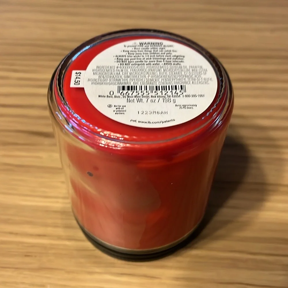Bath & Body Works Single Wick Candle. So Berry Thankful.